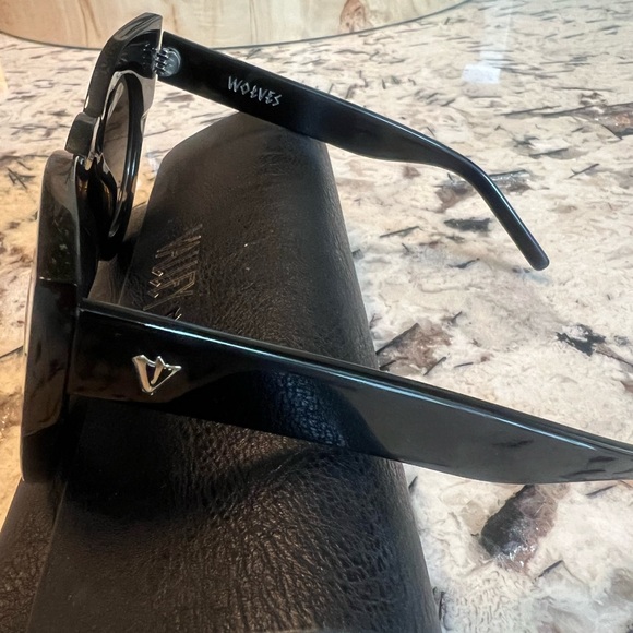 Valley Eyewear Glossy Black Sunglasses - Picture 2 of 3